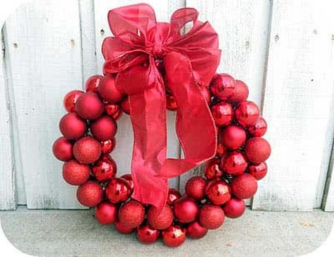 Ornament-Studded Wire Circle