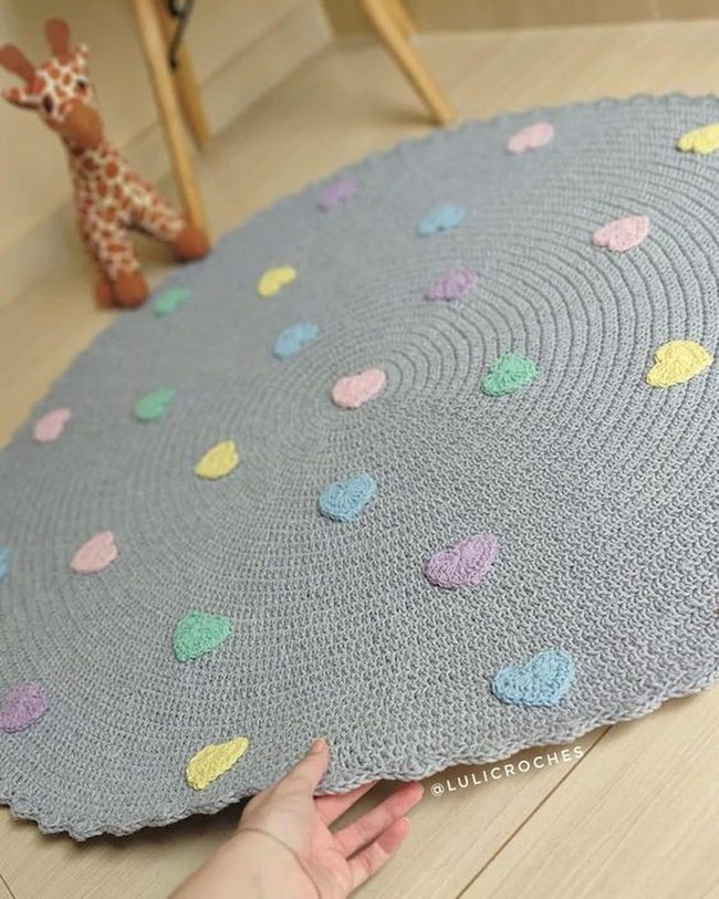 Gray Heart Rug, Wooden Warmth
