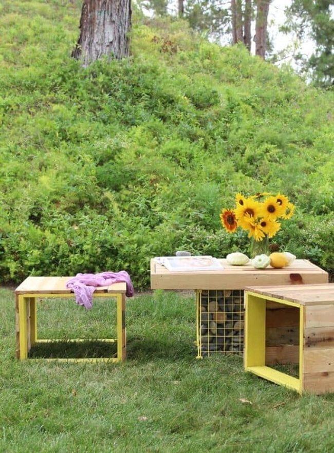 Colorful Pallet Walnut Gabion Table