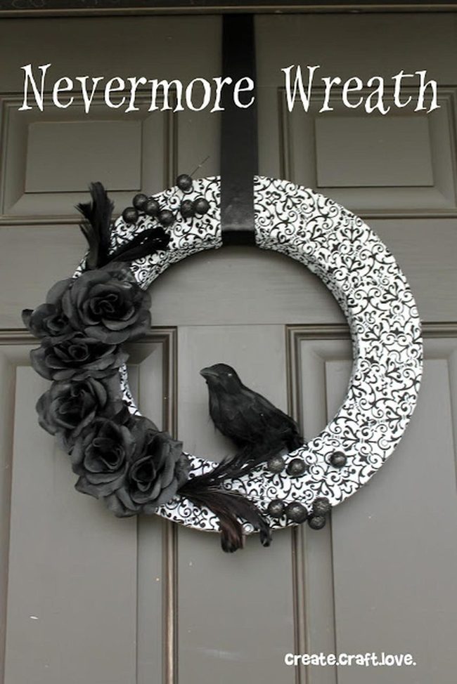 Black Roses Halloween Wreath