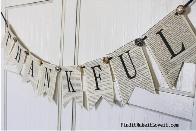 Vintage Pages Thankful Banner