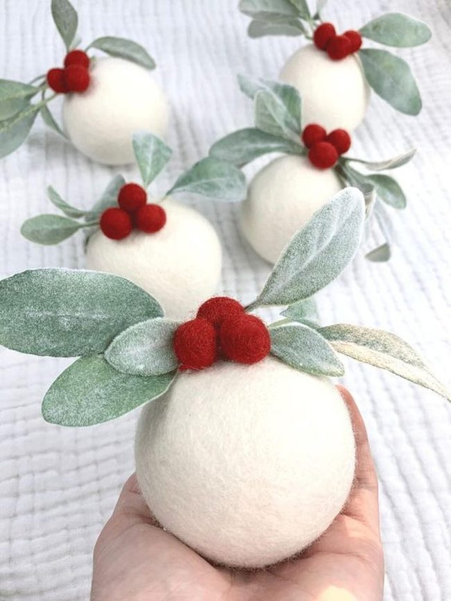 Red Berry White Ornaments