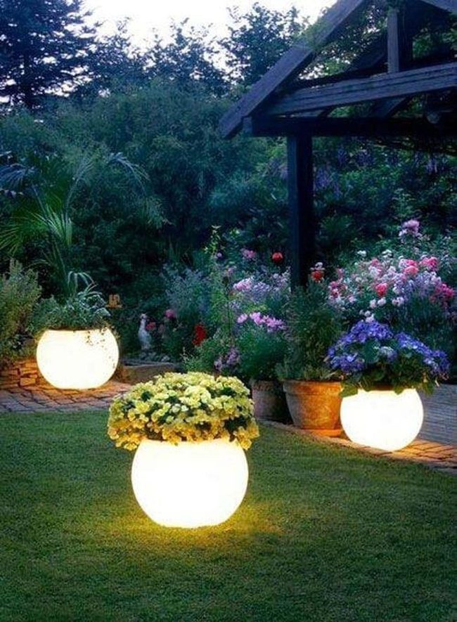 Phosphorescent Garden Planters Glow Nightly