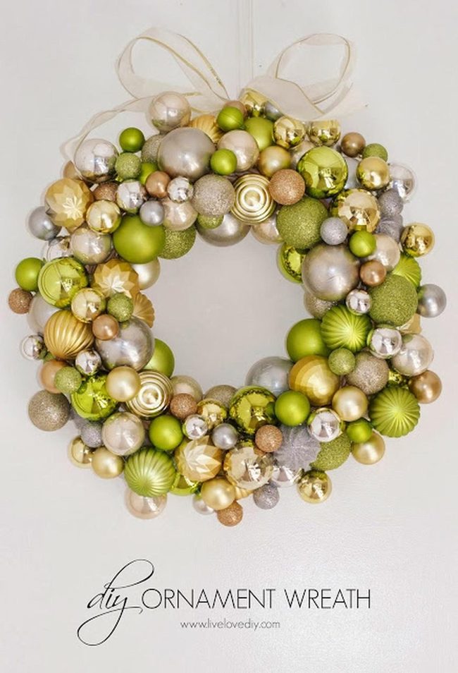 Metallic Ornament Wreath Sparkle