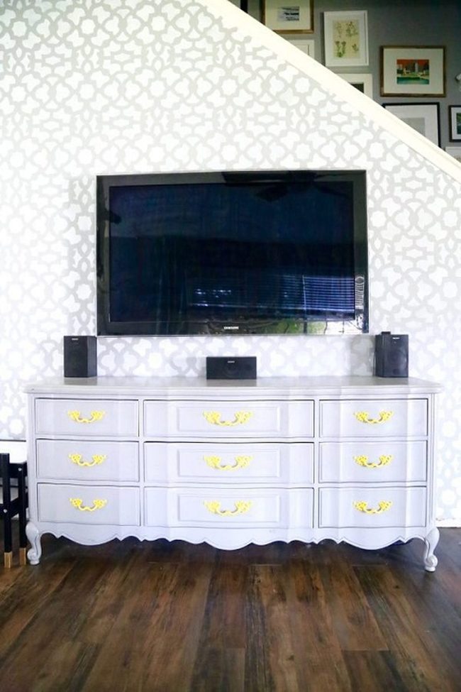 White Dresser, Gold Gleam