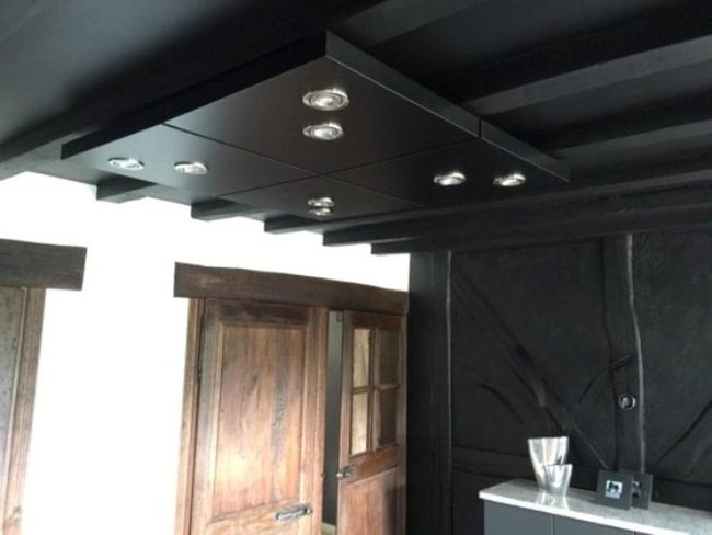 Dark Beams, Modern Warmth