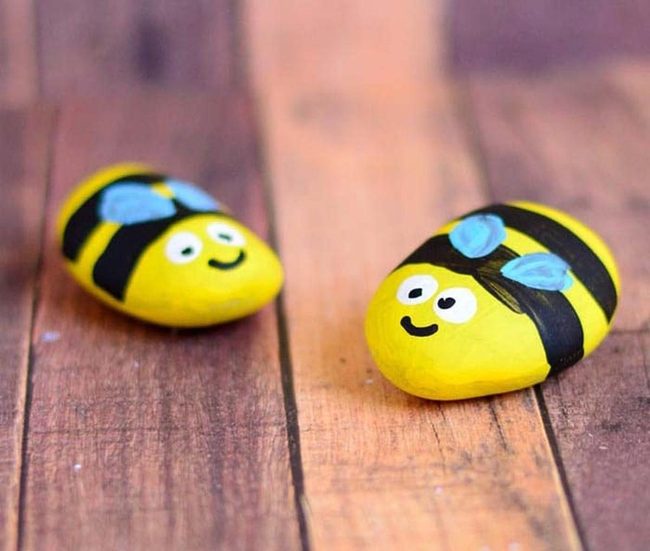 Yellow Bee Garden Stones