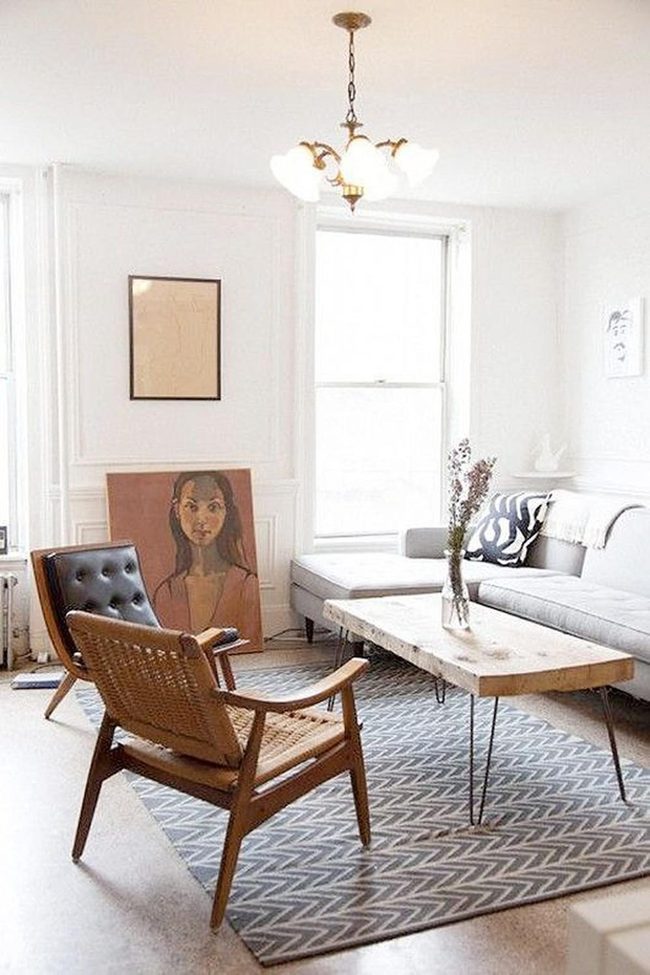 White Walls, Gray Anchors, Light