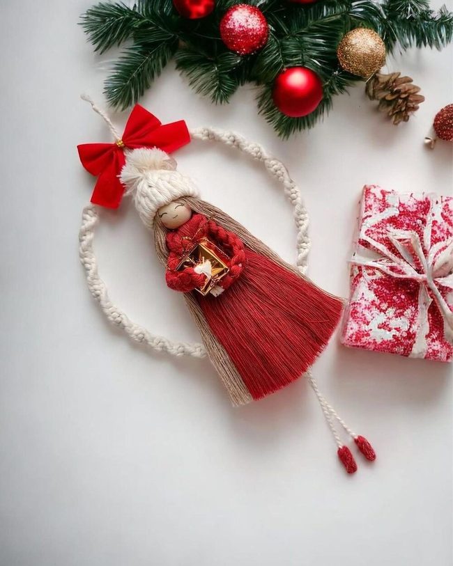 Handmade Ornaments, Personal Stories