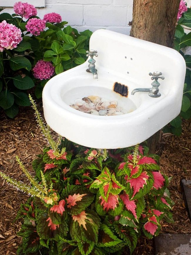 Repurposed Sink Bird Bath