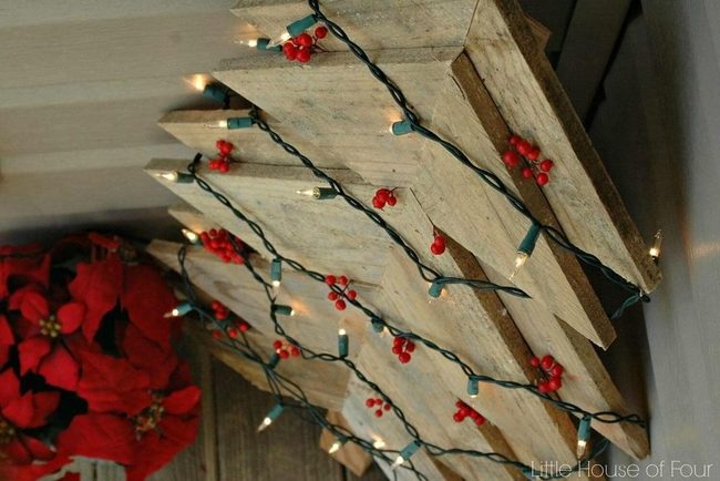 Pallet Christmas Tree Display