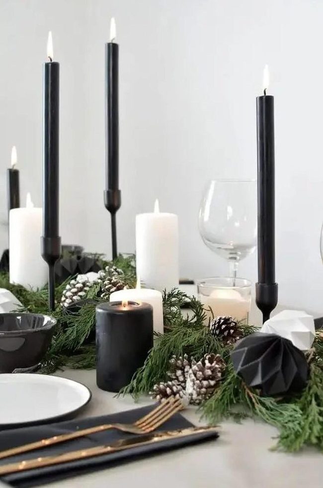 Gold Forks, Black Elegance