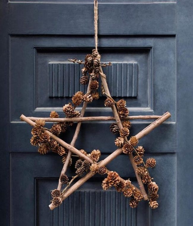 Pinecone Star Wreath