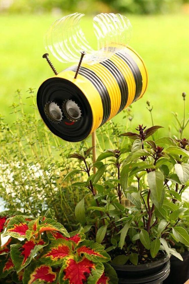 Striped Yellow Bee Garden Stake