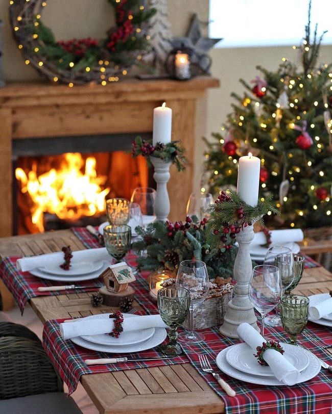 Plaid Tartan Gathering Table