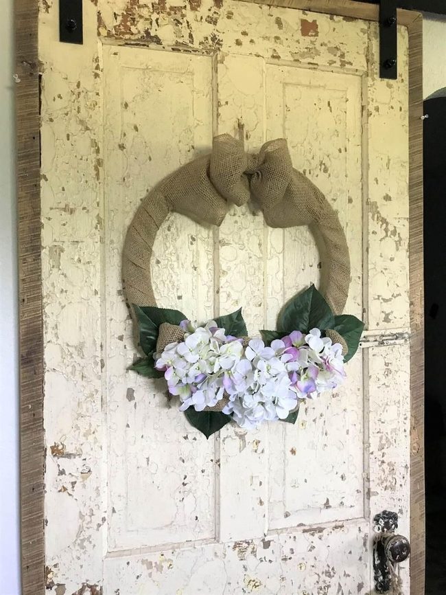 Burlap And Hydrangea Welcome