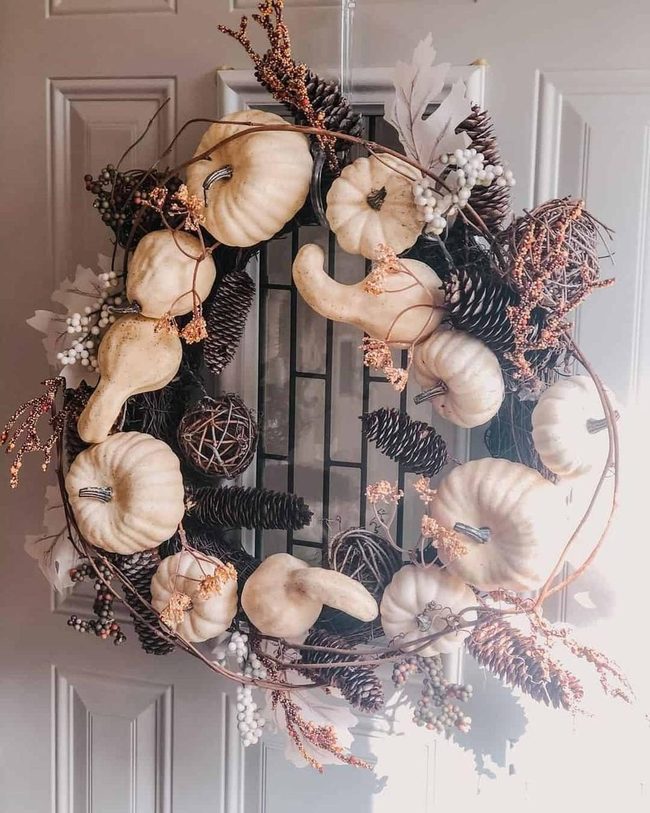 Beige Pumpkins Grapevine Wreath