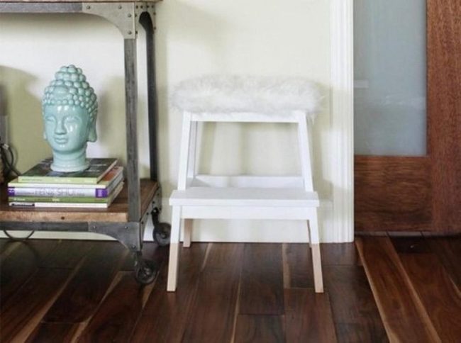 White Cushion Corner Retreat