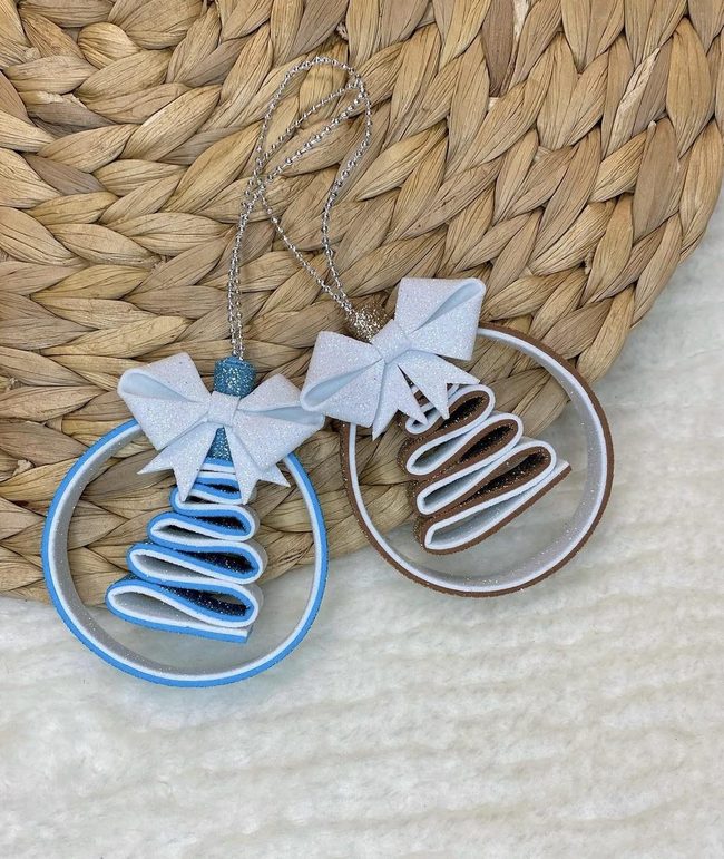 Sparkling Tree Ornaments With Bows