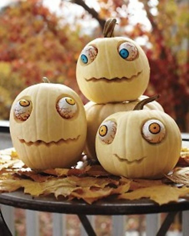 Googly-Eyed Pale Pumpkins