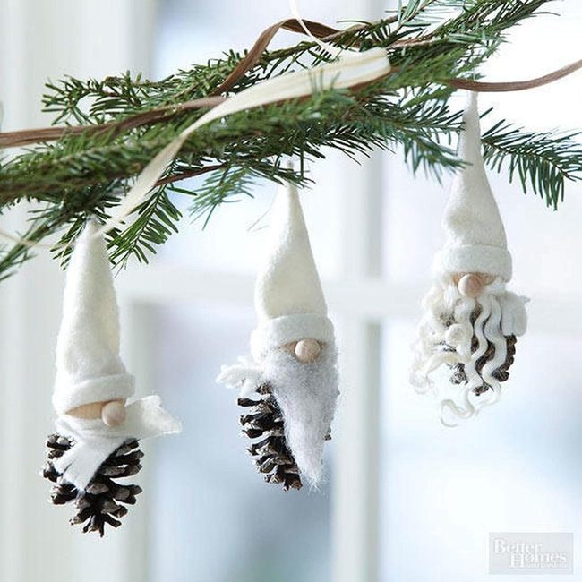 Pinecone Gnomes With Felt Hats