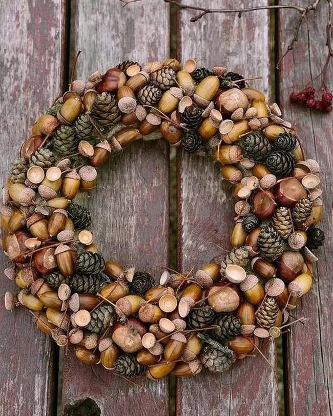 Woodland Brown Pinecone Wreaths