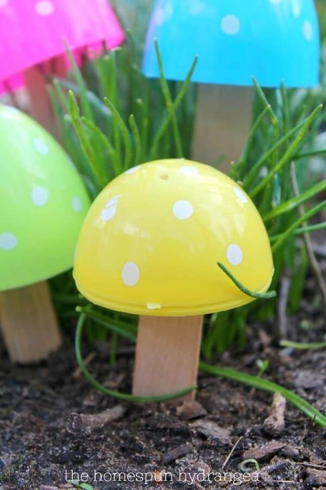 Painted Eggshell Garden Toadstools