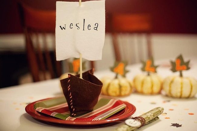 Red And Green Autumn Tablescape