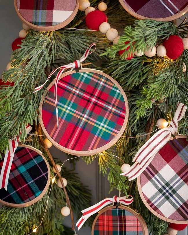 Plaid Ornaments On Green Garland