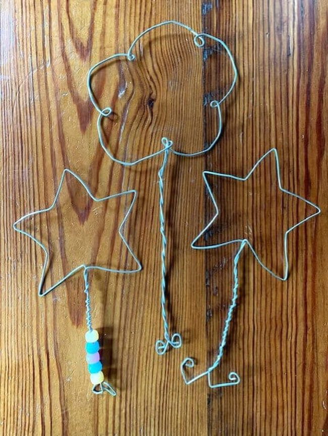 Star And Flower Wire Hangers