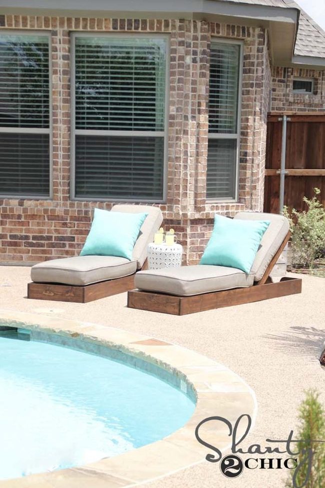 Cushioned Poolside Lounging Essentials