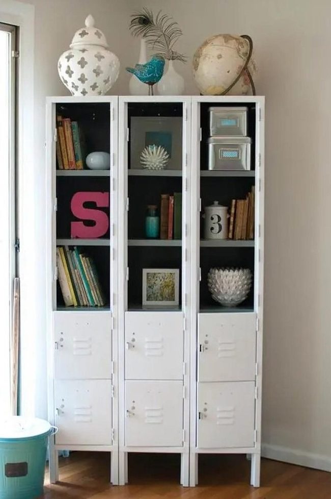 White Lockers, Displayed Collections