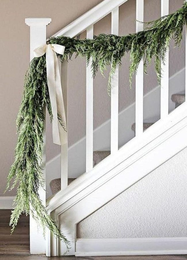 Pine Garland White Banister