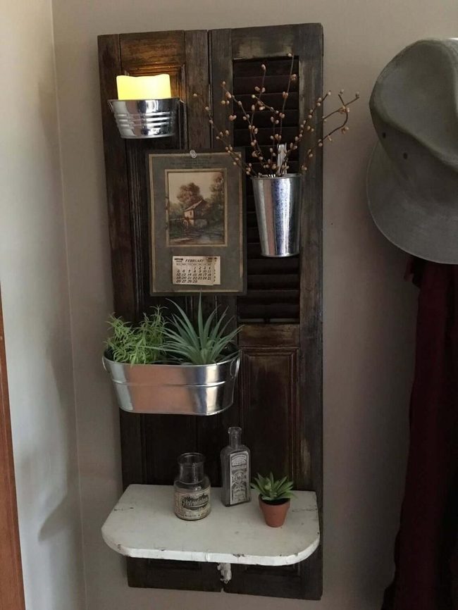 Mirrored Shutter With Metal Containers