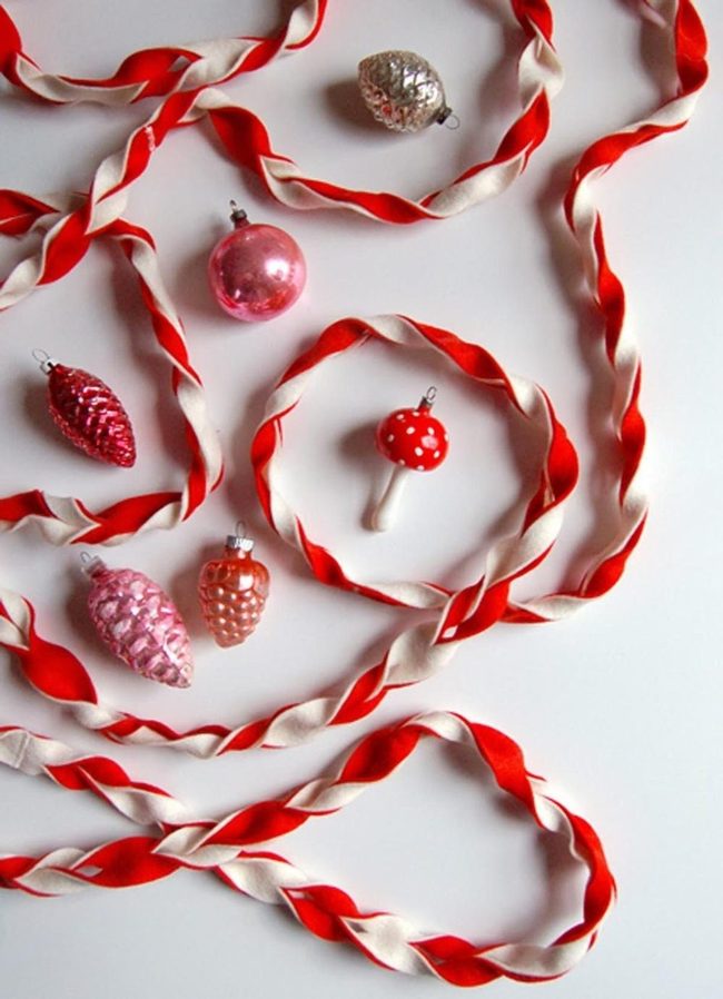 Red And White Twisted Felt Garland
