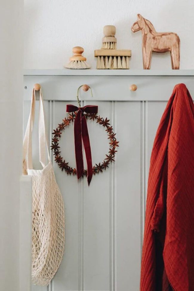 Star-Shaped Ribbon Coat Hanger