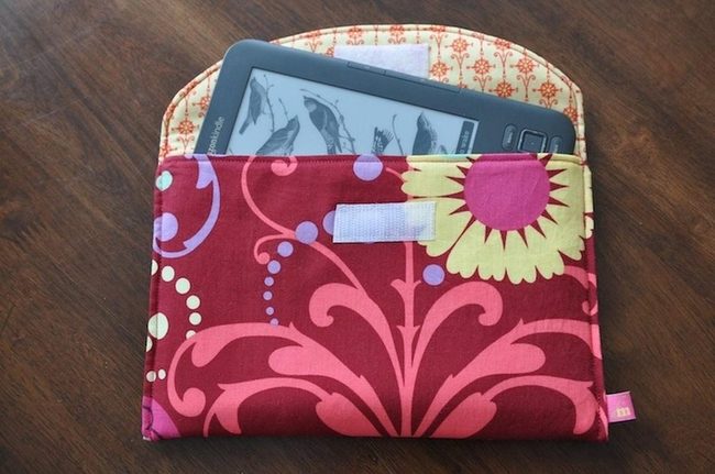 Red Floral E-Reader Sleeves