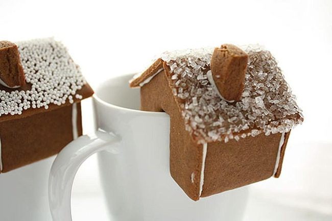 Frosted Gingerbread Mug Toppers