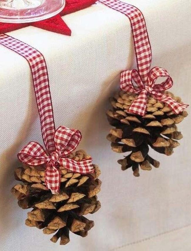Pinecone Table Centerpiece