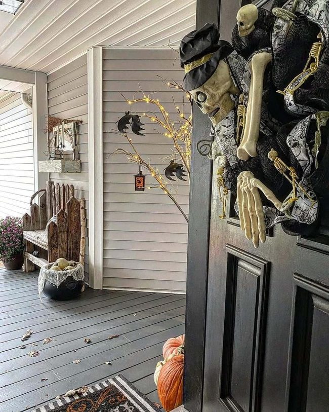 Skeleton Wreath Orange Pumpkins