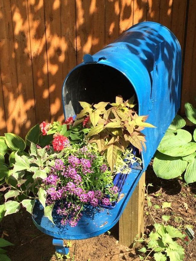 Blooming Mailbox Statement