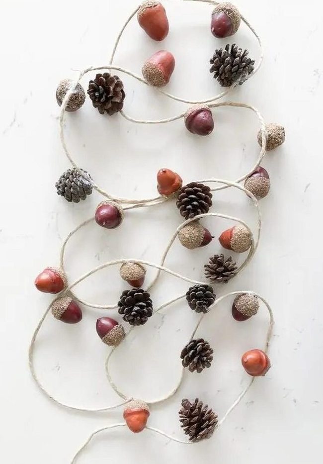 Brown Twine, Pinecone Accent
