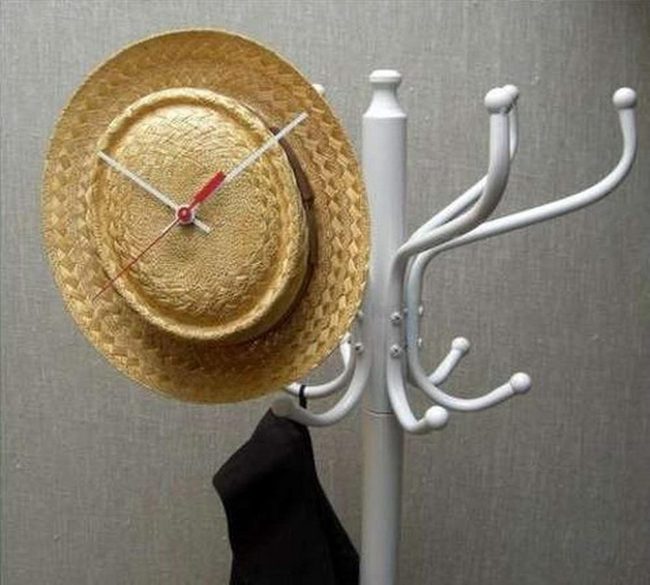 Straw Hat Clock Statement