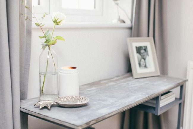 Silver Reflections On Neutral Minimalism