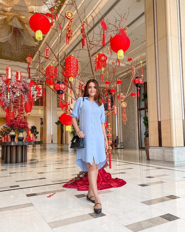Red Lanterns, Marble Floors