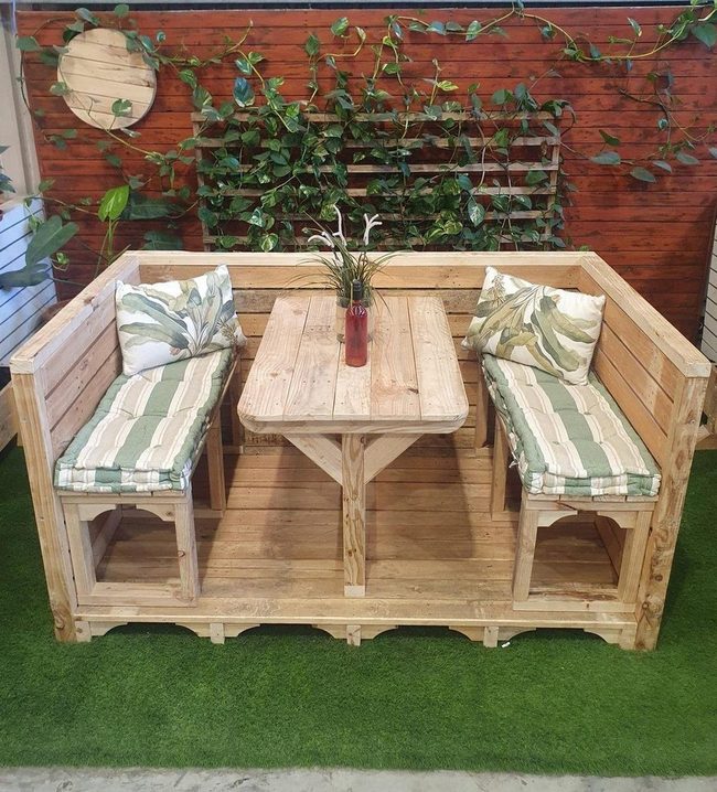 Reclaimed Wood Garden Dining