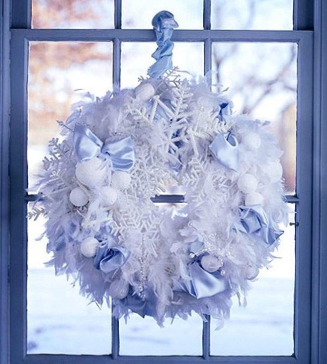 Frosted Feather Snowball Wreath
