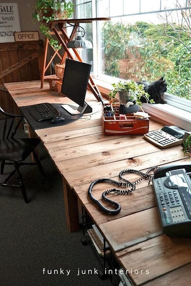 Reclaimed Lumber Home Office Surface