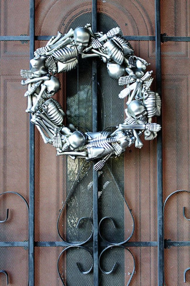 Silver Skeleton Wreath Metal