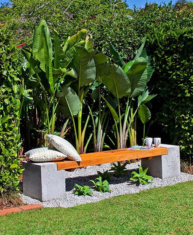 Green Wooden Bench Retreat